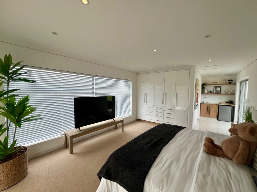 5 Bedroom Property for Sale in Oubaai Western Cape